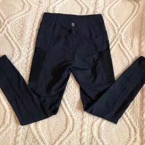7/8 pant. Size medium. Color NAVY.